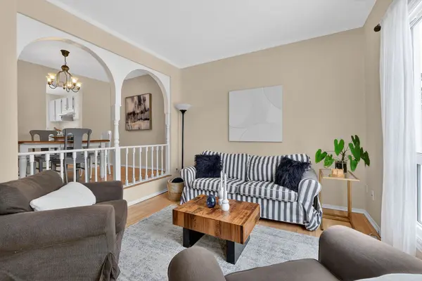 1993 FALKIRK CRES, Blackburn Hamlet, ON K1B 4Y8