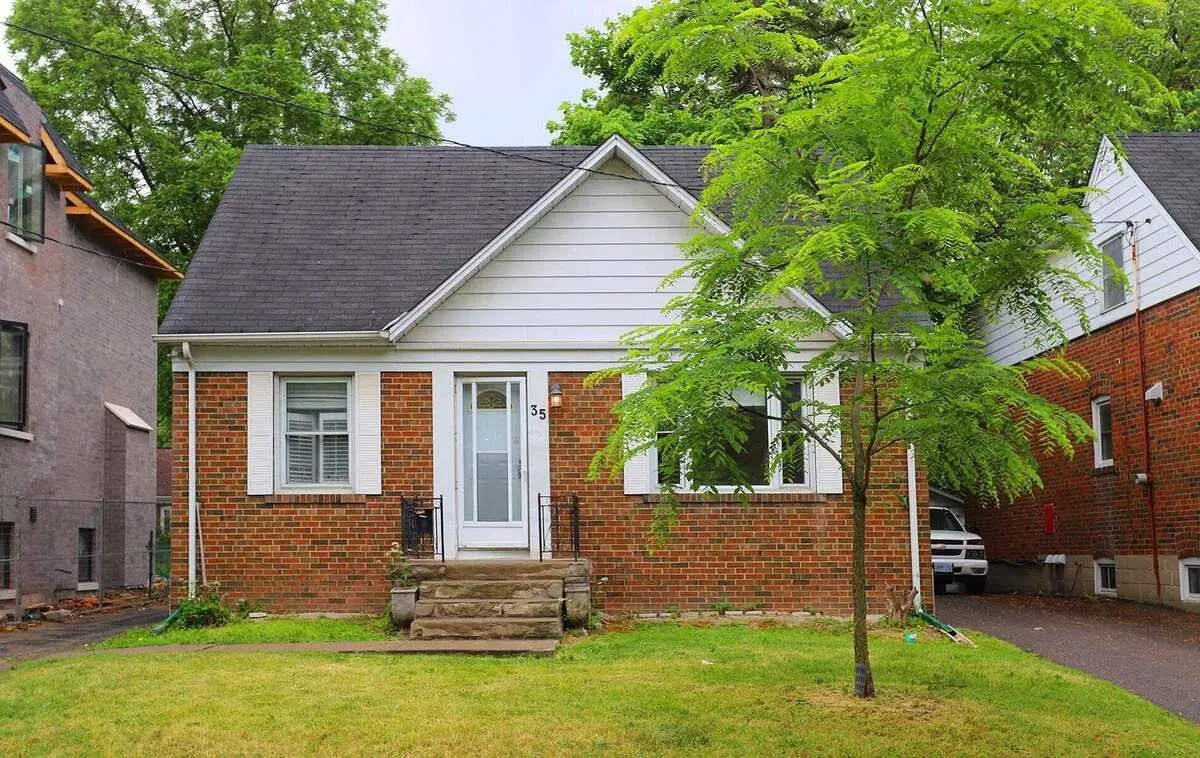 35 Anndale DR, Toronto C14, ON M2N 2W9