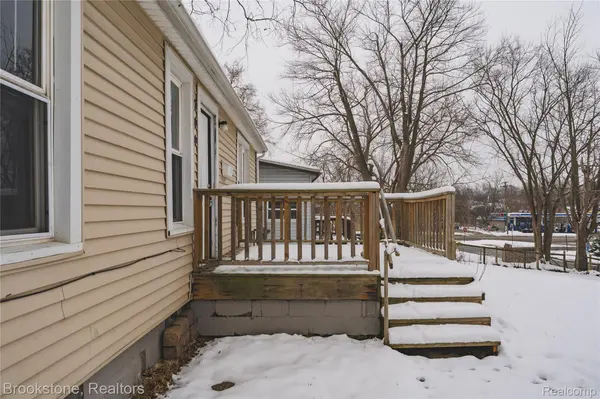 744 Saint Clair ST, Pontiac, MI 48340