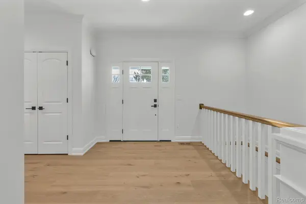 22664 Colgate ST, Farmington Hills, MI 48336