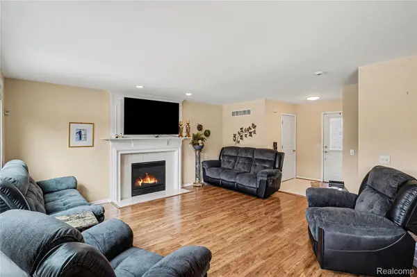 6420 Crestview DR, Holly Township, MI 48442