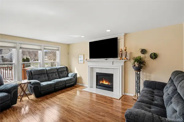 6420 Crestview DR, Holly Township, MI 48442