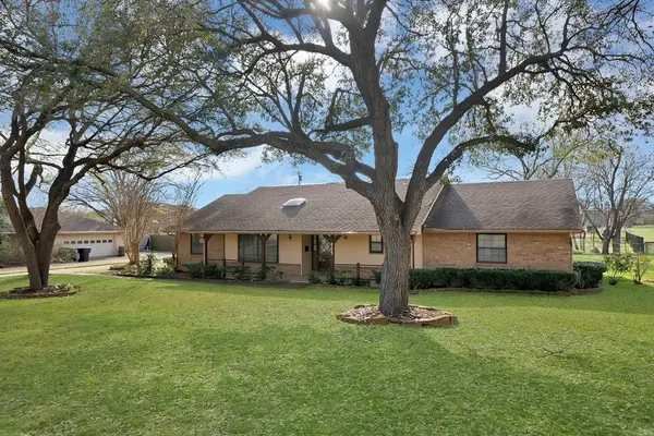 405 Shadowwood Trail, Ovilla, TX 75154