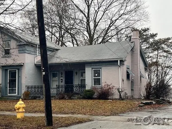 140 Greenly ST, Adrian, MI 49221