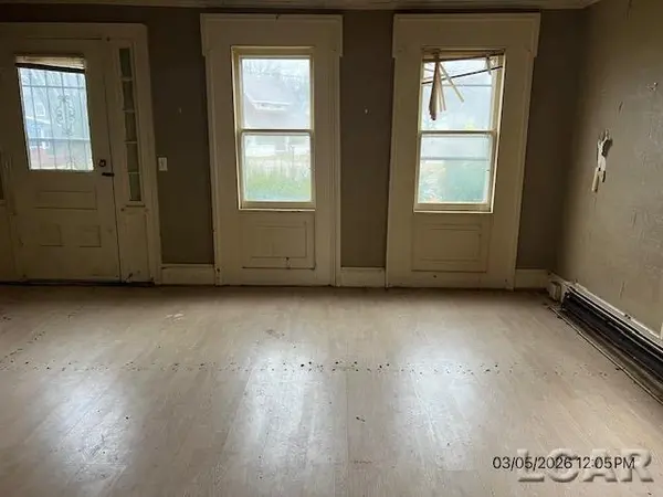 140 Greenly ST, Adrian, MI 49221