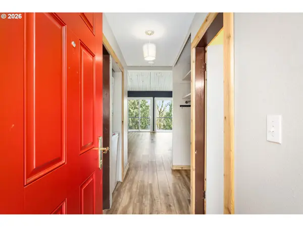 4 TOUCHSTONE #150, Lake Oswego, OR 97035