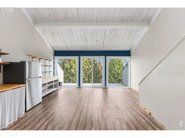 4 TOUCHSTONE #150, Lake Oswego, OR 97035