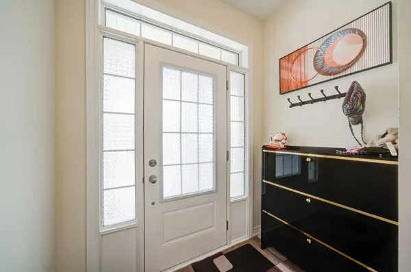 2084 Duberry DR, Pickering, ON L1X 1Y5