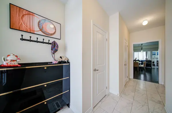 2084 Duberry DR, Pickering, ON L1X 1Y5