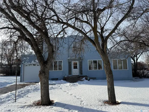 304 3rd AVENUE SW, Eston, SK S0L 1A0