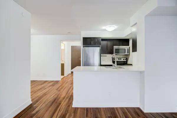 6 Eva RD #1109, Toronto W08, ON M9C 4Z5