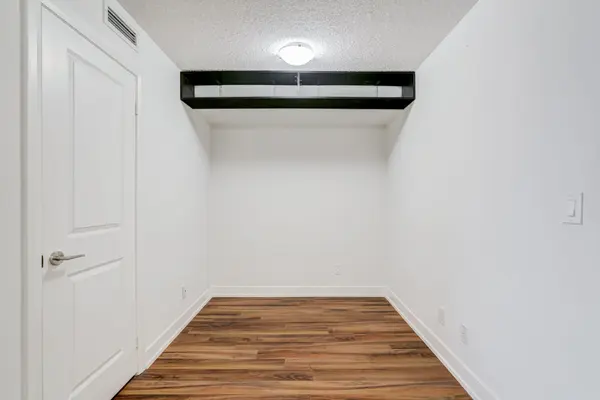 6 Eva RD #1109, Toronto W08, ON M9C 4Z5