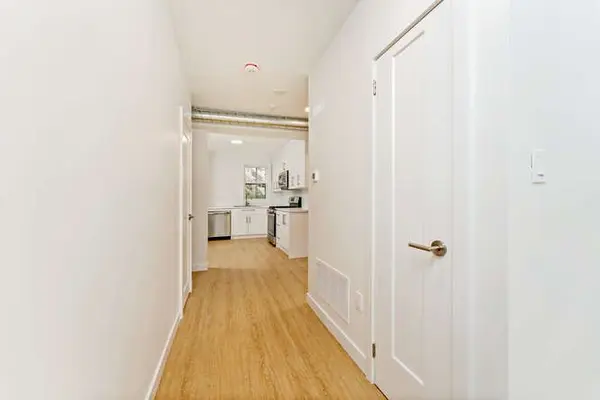 127 Victoria AVE S #1, Hamilton, ON L8N 2S9