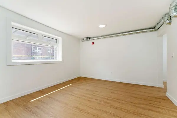 127 Victoria AVE S #1, Hamilton, ON L8N 2S9