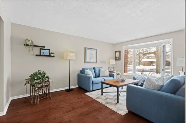 6068 MEADOWGLEN DR, Orleans - Convent Glen And Area, ON K1C 5R7