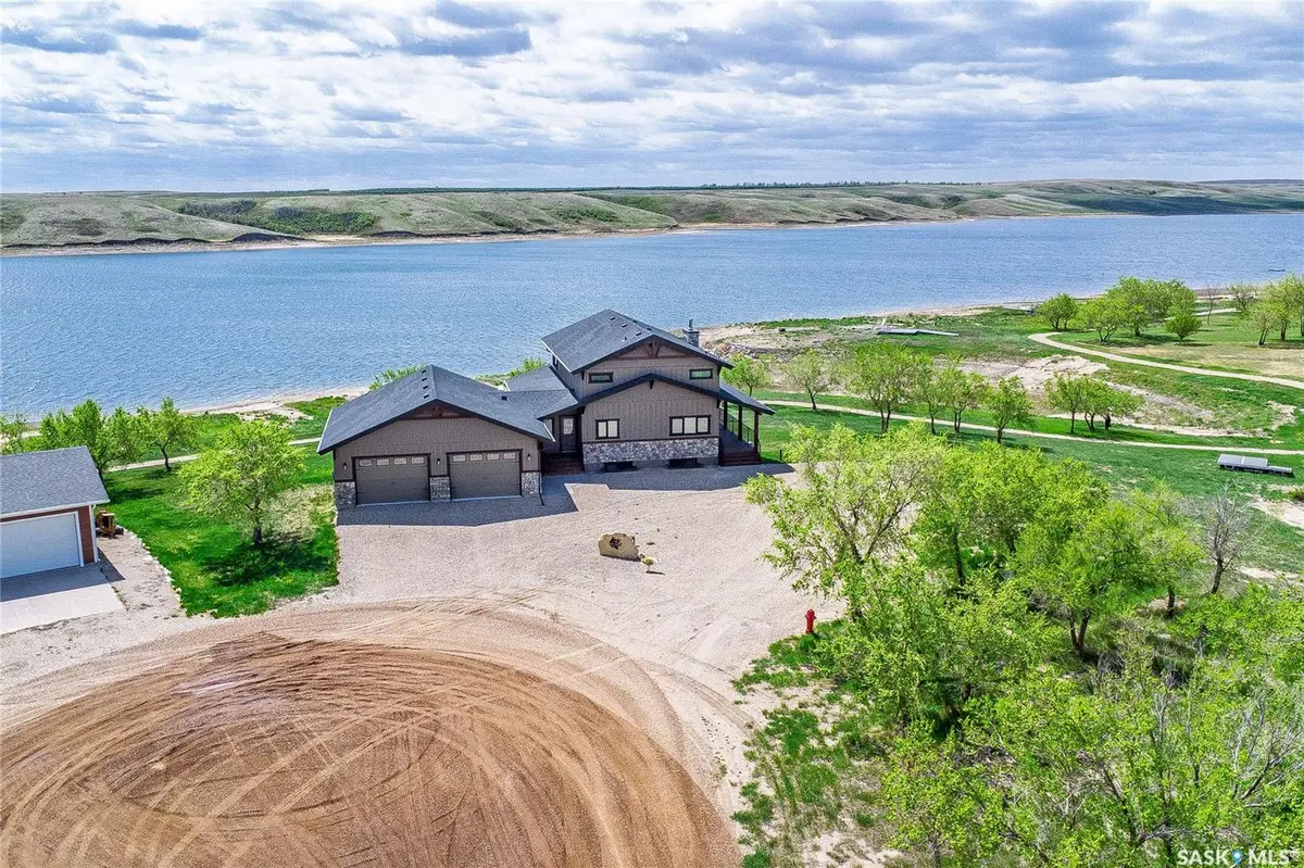 35 Grace BAY, Diefenbaker Lake, SK S0L 2E0