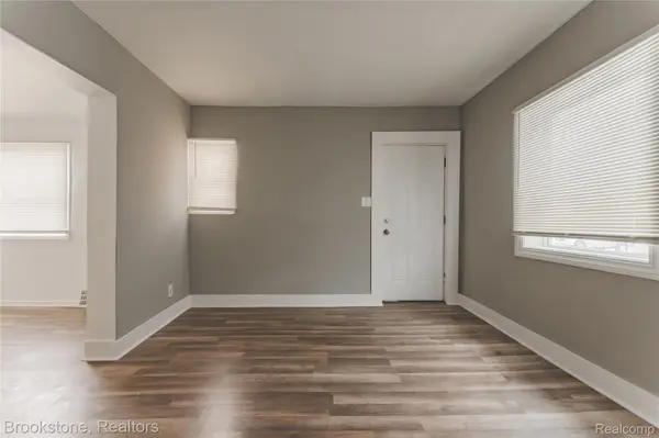 671 E Mansfield AVE, Pontiac, MI 48340