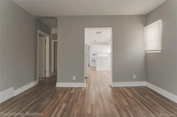 671 E Mansfield AVE, Pontiac, MI 48340