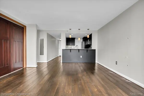 250 E Harbortown DR #1302, Detroit, MI 48207