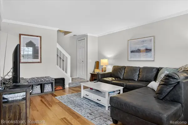 30 Pine Tree Ridge DR #2, Waterford Charter Township, MI 48327