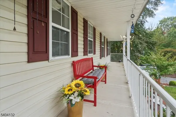 22 Cherbourg Dr, West Milford Twp., NJ 07480