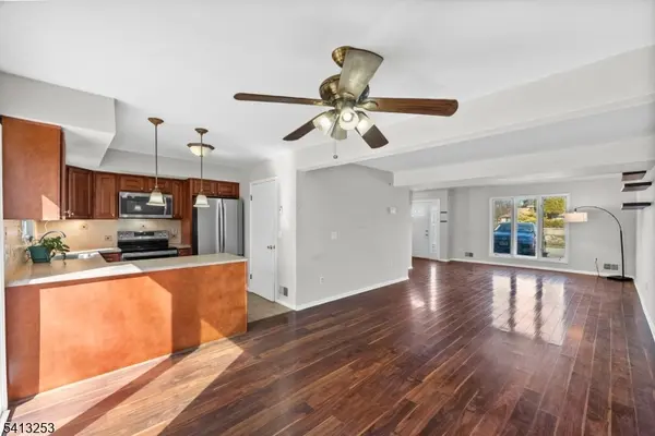 395 Mohegan Cir, Andover Twp., NJ 07848