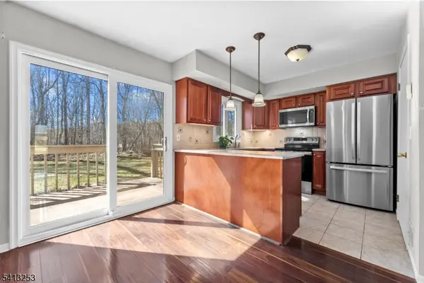 395 Mohegan Cir, Andover Twp., NJ 07848