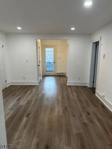 252 Spring St, Newton Town, NJ 07860