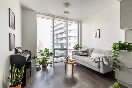 100 Harbour ST #6005, Toronto C01, ON M5J 1B7