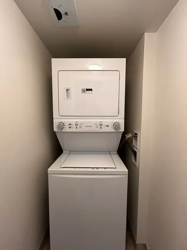 1010 Sandy Beach RD #1709, Pickering, ON L1W 0C7