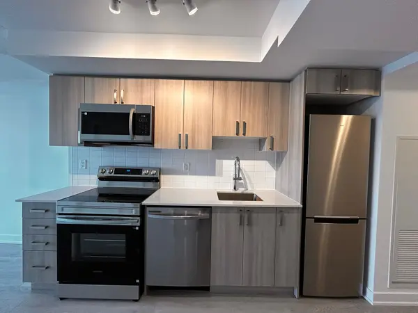 1010 Sandy Beach RD #1709, Pickering, ON L1W 0C7