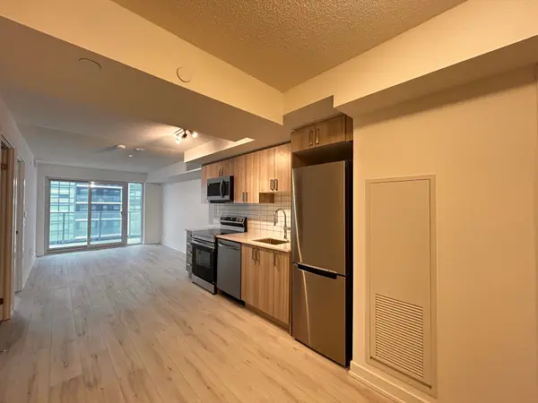 1010 Sandy Beach RD #1009, Pickering, ON L1W 0C7