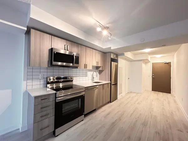 1010 Sandy Beach RD #1009, Pickering, ON L1W 0C7