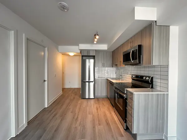 1010 Sandy Beach RD #701, Pickering, ON L1W 0C7