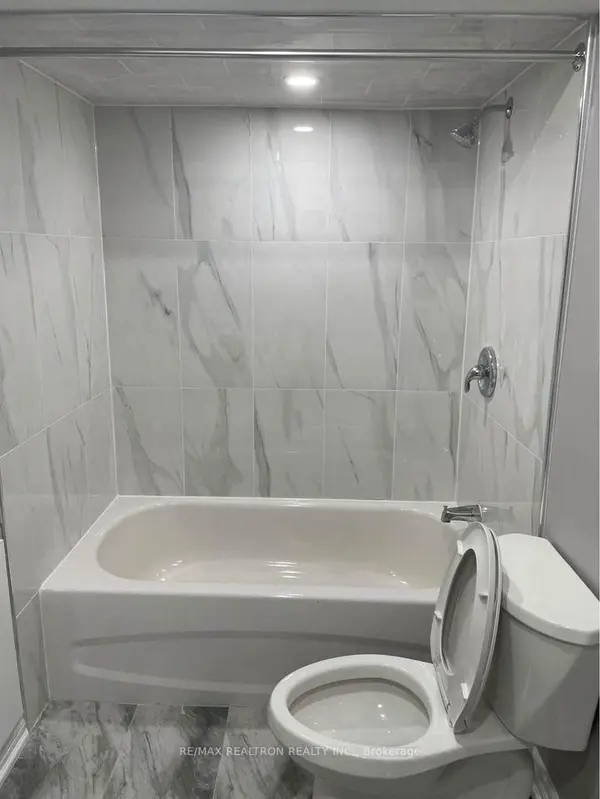 23 Keeble CRES, Ajax, ON L1T 3R7