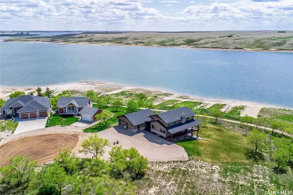 35 Grace BAY, Diefenbaker Lake, SK S0L 2E0