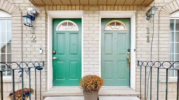 80 Strathaven DR #12, Mississauga, ON L5R 3V9