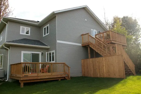 5 Greaves AVE, Huntsville, ON P1H 1V2