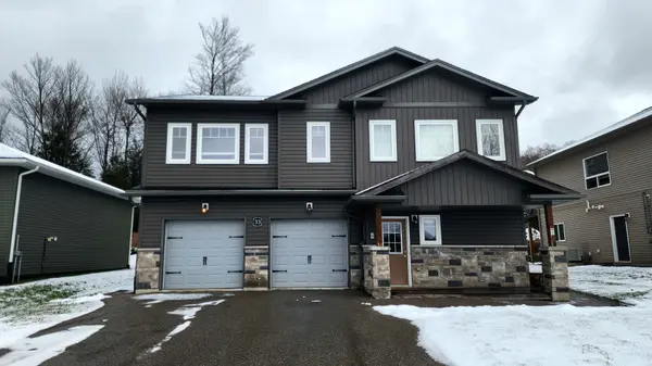 33 Goodwin DR, Huntsville, ON P1H 2R3