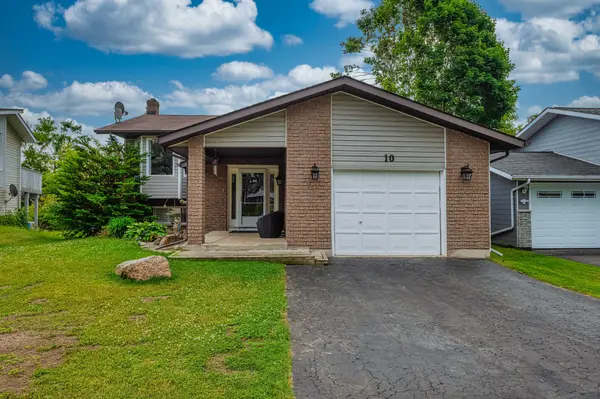 10 Cedartree LN, Kawartha Lakes, ON K0M 1A0