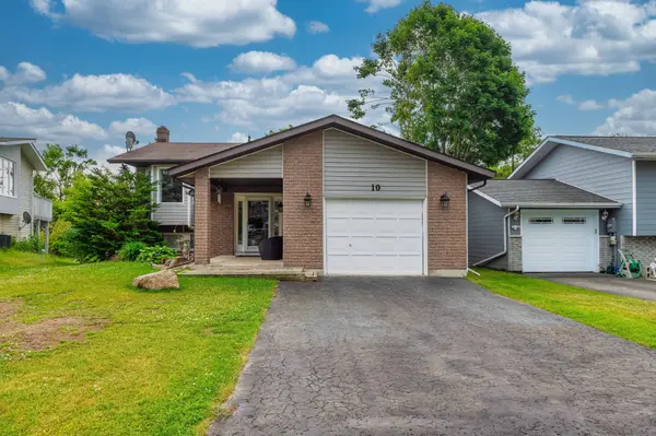10 Cedartree LN, Kawartha Lakes, ON K0M 1A0