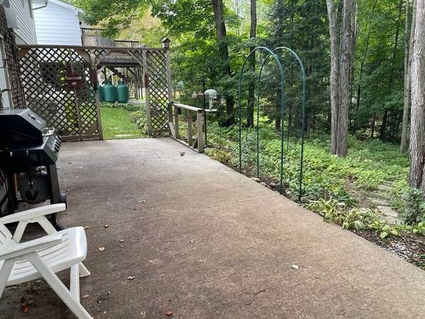 12 Forest Hill RD, Bancroft, ON K0L 1C0