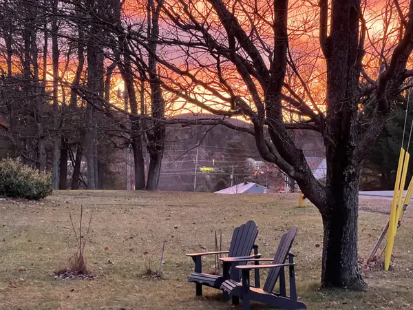 12 Forest Hill RD, Bancroft, ON K0L 1C0