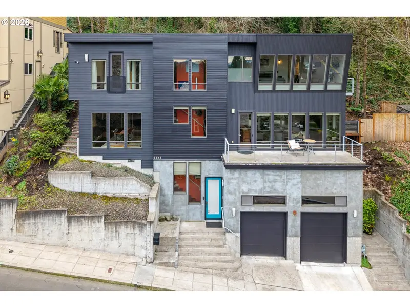 6515 S CORBETT AVE, Portland, OR 97239