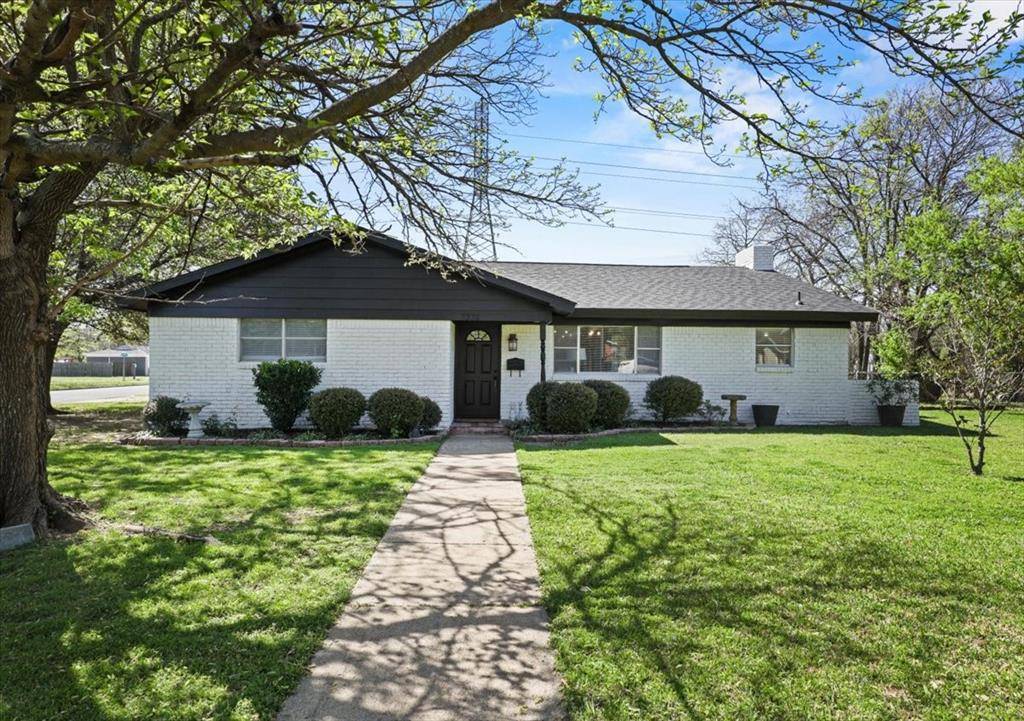 7332 Deville Drive, North Richland Hills, TX 76180