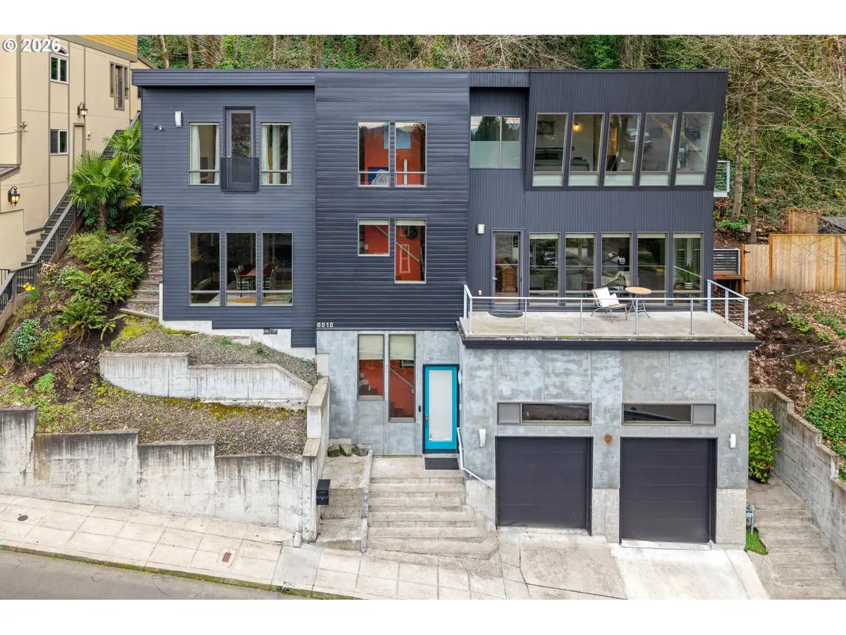 6515 S CORBETT AVE, Portland, OR 97239