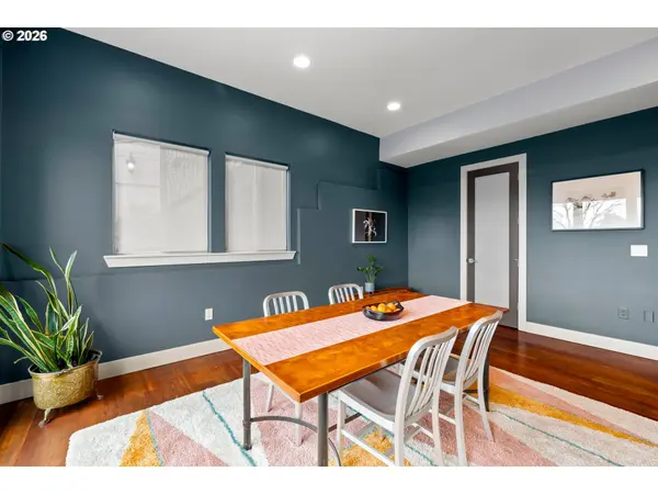 6515 S CORBETT AVE, Portland, OR 97239