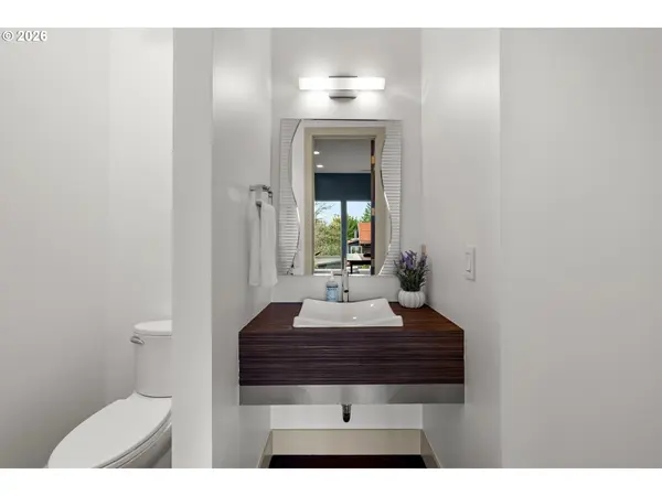 6515 S CORBETT AVE, Portland, OR 97239