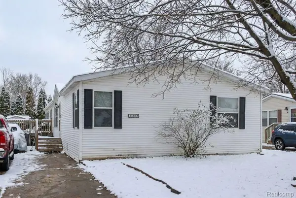 43852 Eureka DR, Clinton Charter Township, MI 48036