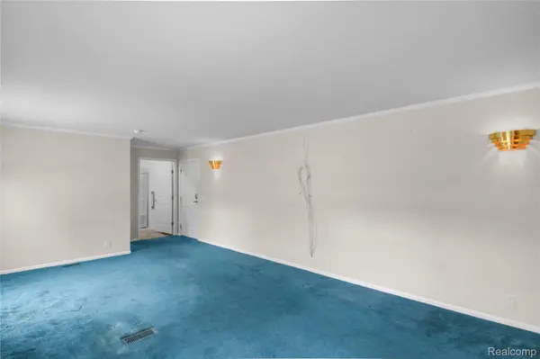 197 Jay ST, Dearborn Heights, MI 48127